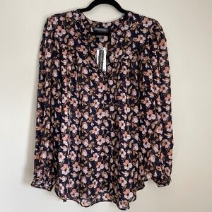 NWT Chelsea & Theodore Blouse
